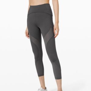 Lululemon Uncovered Strengths High rise crop